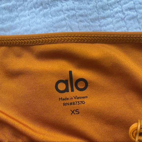 Alo Yoga adjustable tank - Picture 6 of 7